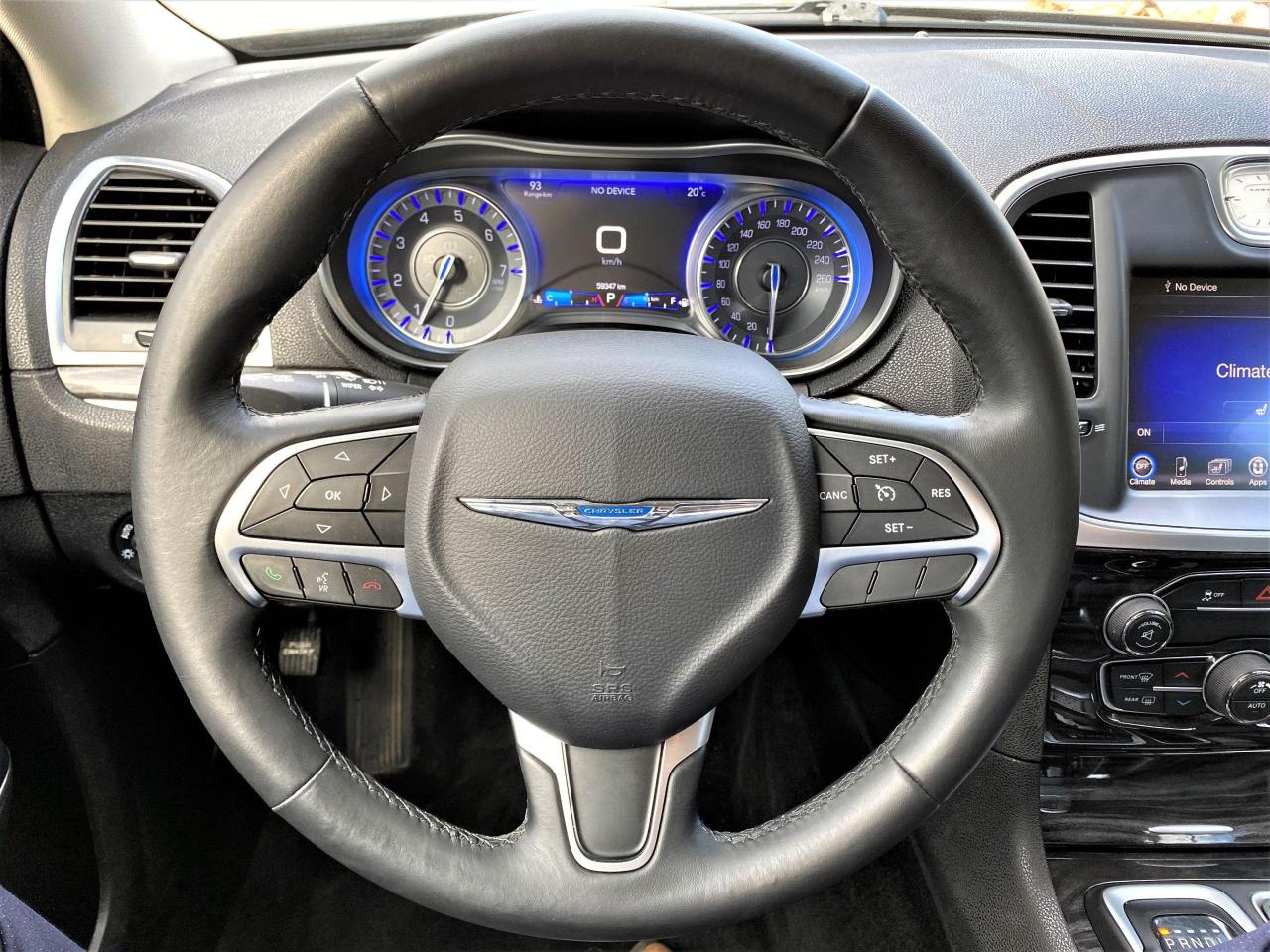 2016 Chrysler 300 Touring AWD+Roof+New Tires+ACCIDENT FREE - Photo #9