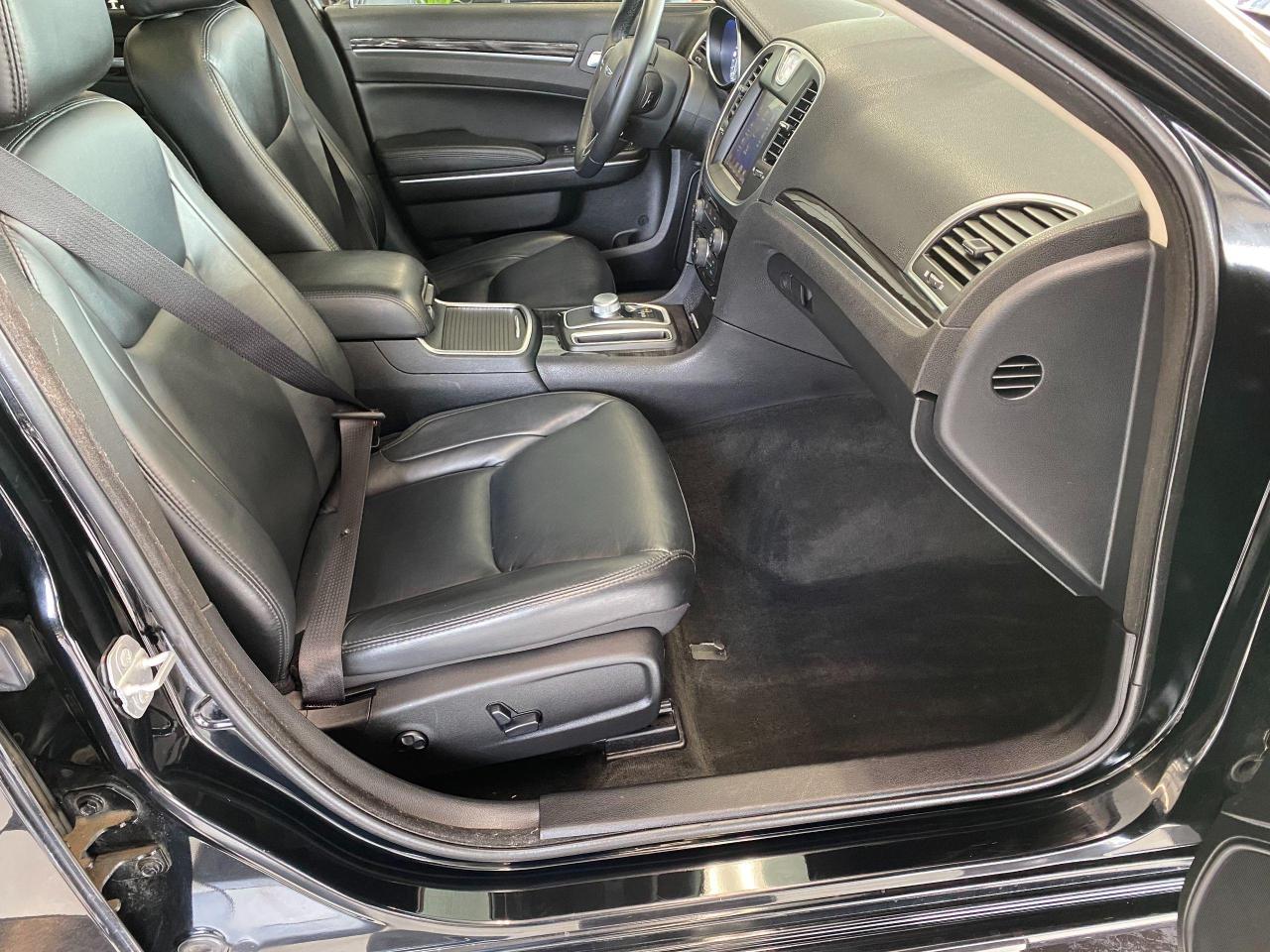 2016 Chrysler 300 Touring AWD+Roof+New Tires+ACCIDENT FREE - Photo #21