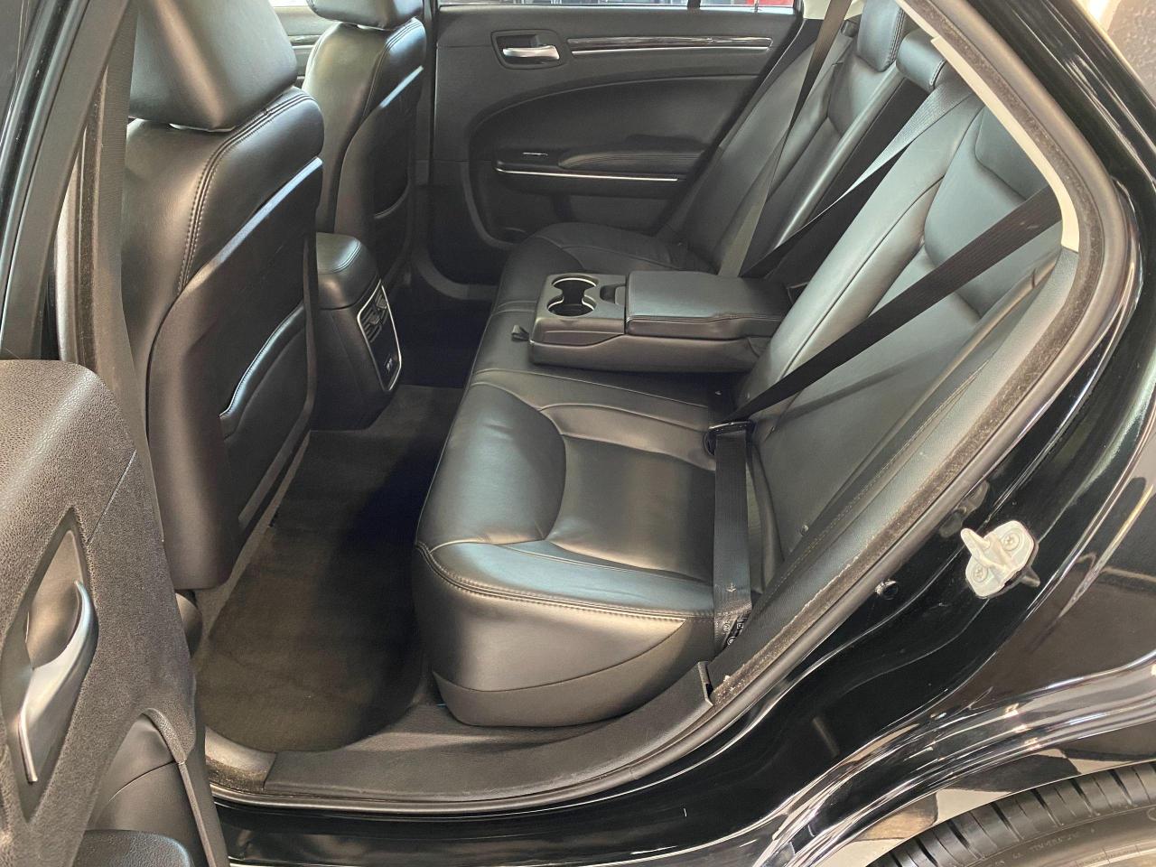 2016 Chrysler 300 Touring AWD+Roof+New Tires+ACCIDENT FREE - Photo #23