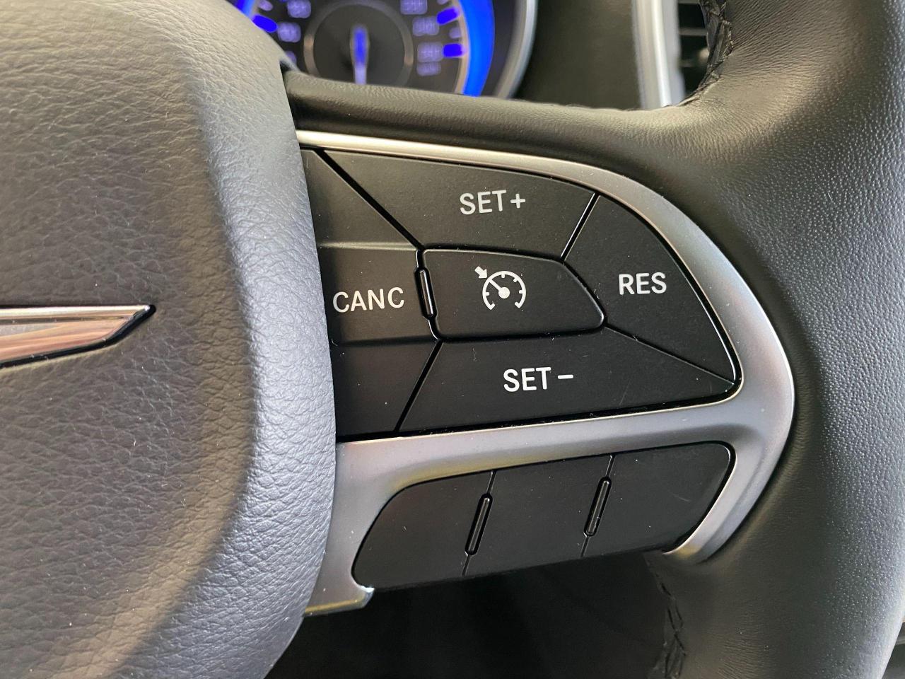 2016 Chrysler 300 Touring AWD+Roof+New Tires+ACCIDENT FREE - Photo #49