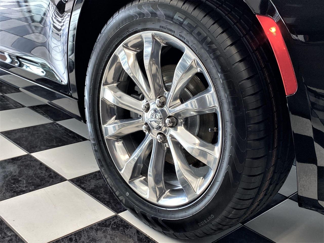 2016 Chrysler 300 Touring AWD+Roof+New Tires+ACCIDENT FREE - Photo #55