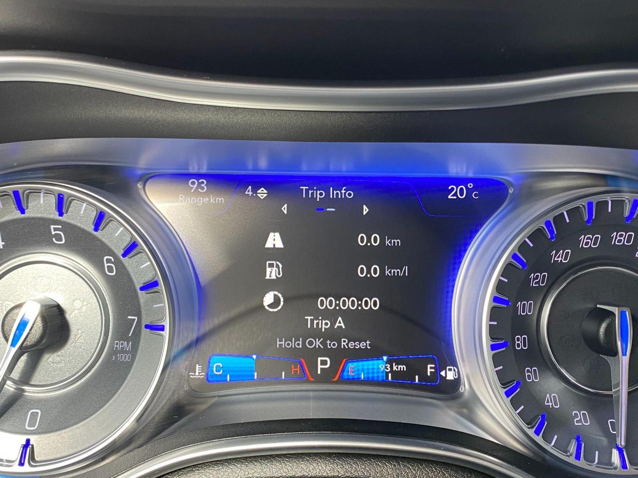 2016 Chrysler 300 Touring AWD+Roof+New Tires+ACCIDENT FREE - Photo #63
