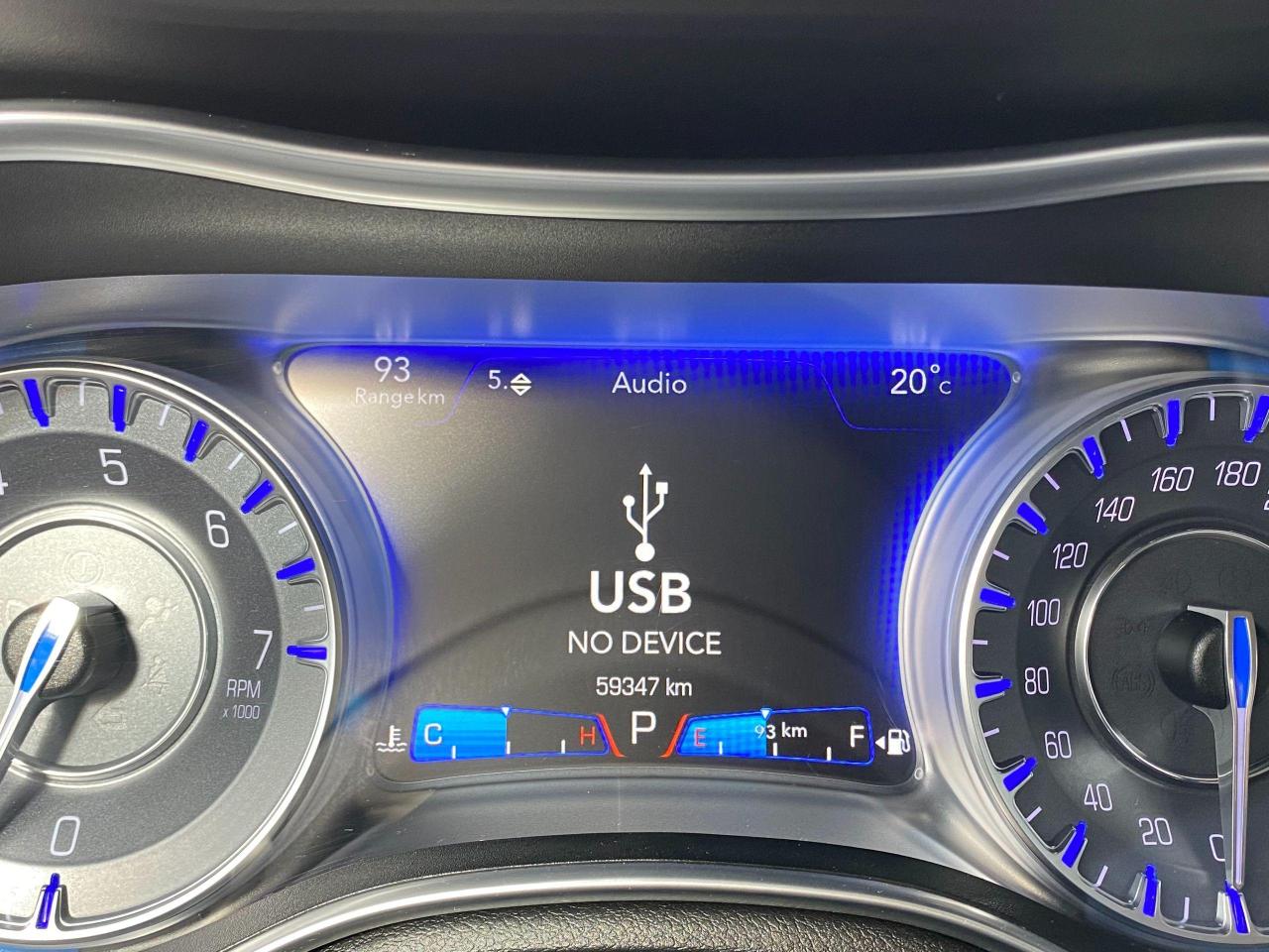 2016 Chrysler 300 Touring AWD+Roof+New Tires+ACCIDENT FREE - Photo #64