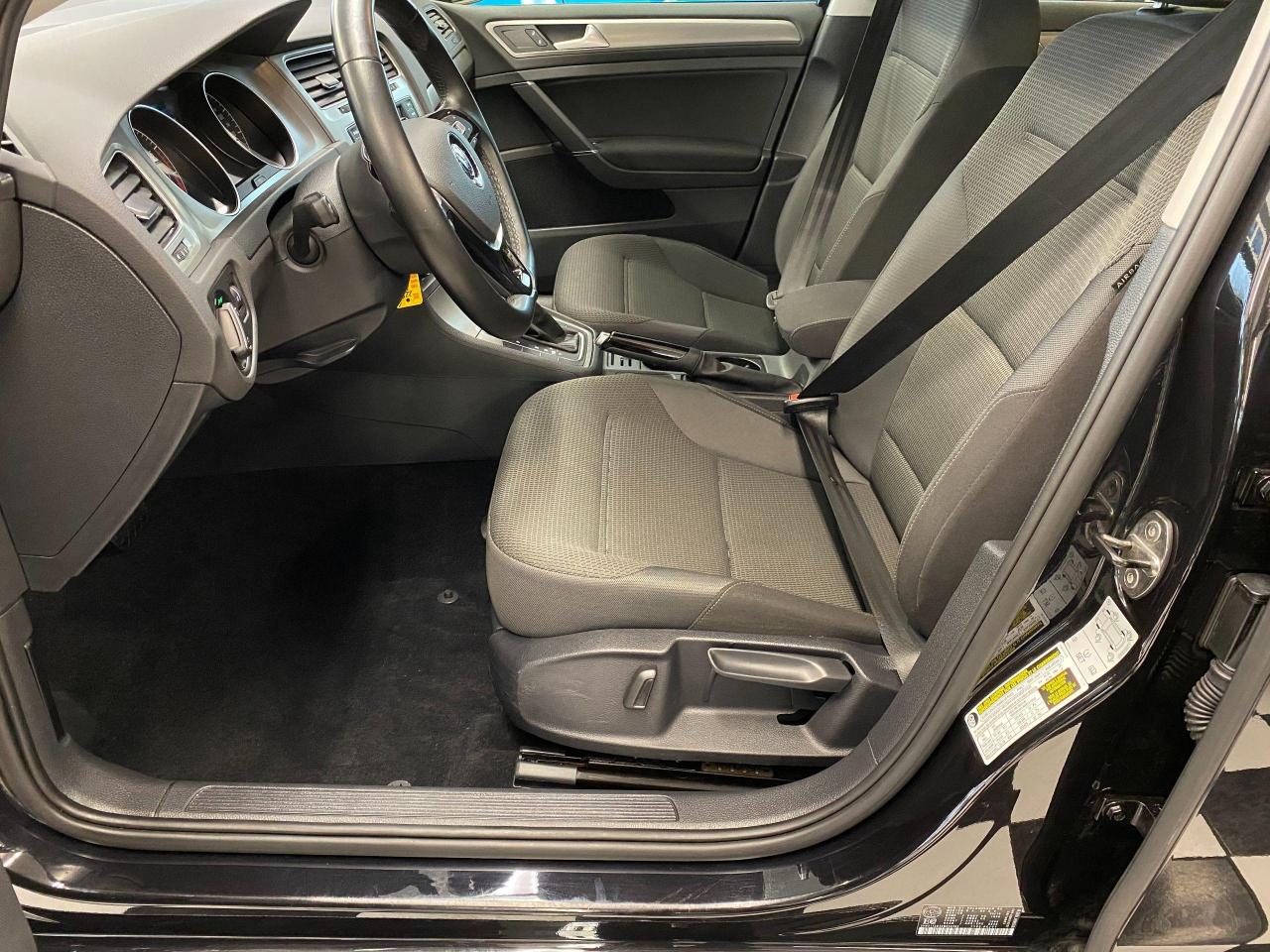 2016 Volkswagen Golf Trendline+ApplePlay+HTD Seats+Camera+ACCIDENT FREE - Photo #18