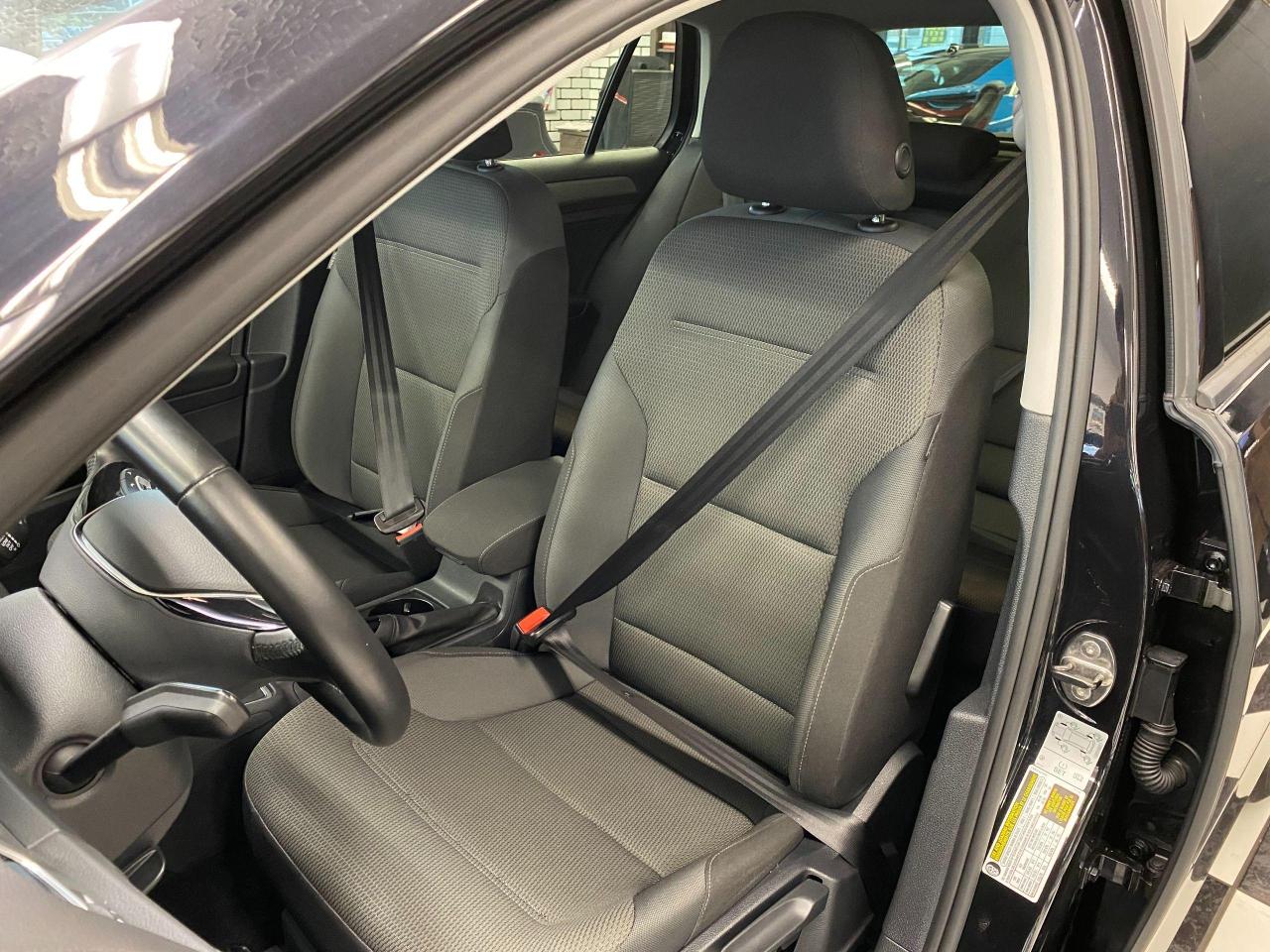 2016 Volkswagen Golf Trendline+ApplePlay+HTD Seats+Camera+ACCIDENT FREE - Photo #19