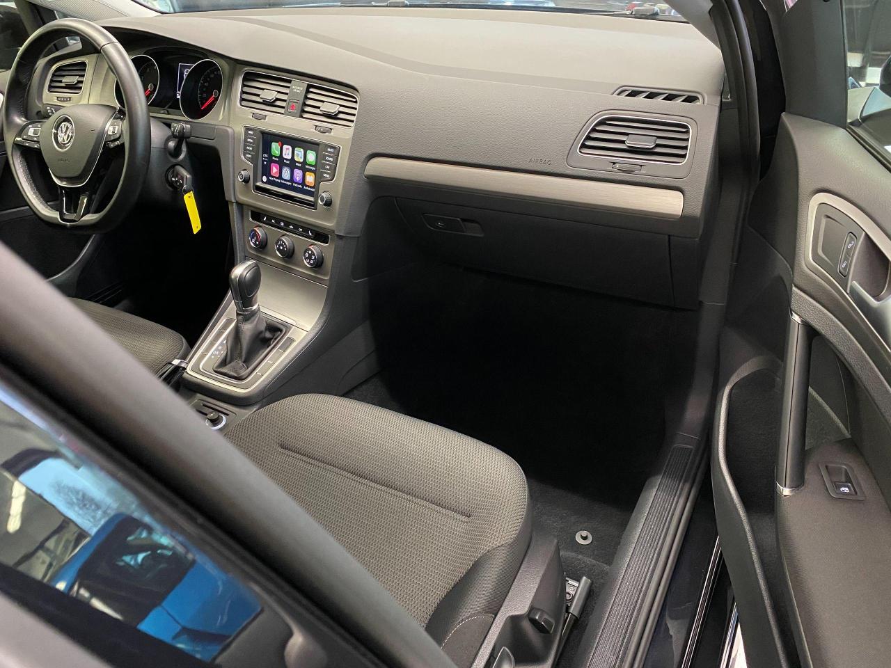 2016 Volkswagen Golf Trendline+ApplePlay+HTD Seats+Camera+ACCIDENT FREE - Photo #20
