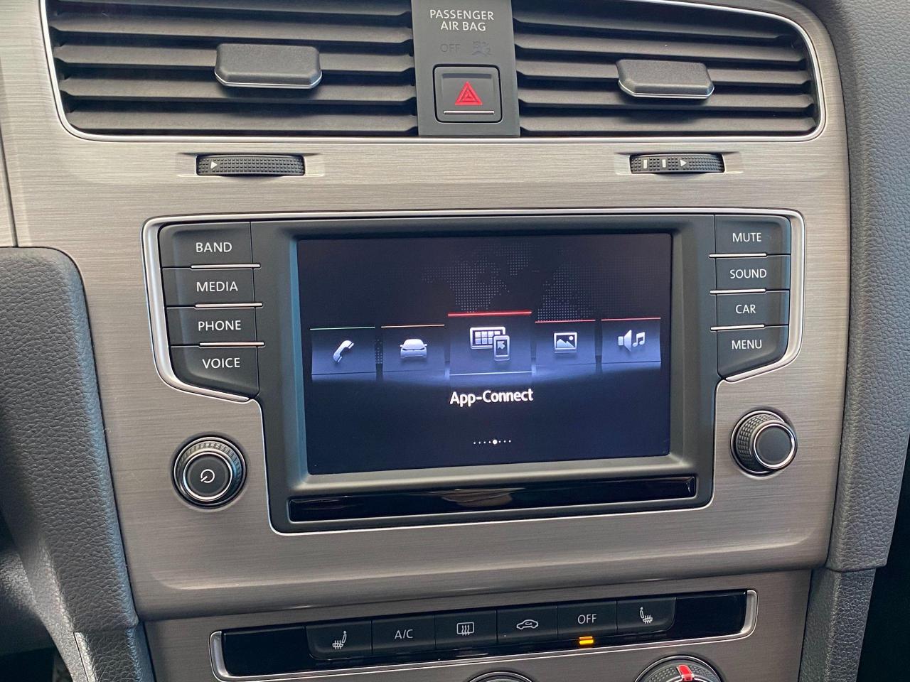 2016 Volkswagen Golf Trendline+ApplePlay+HTD Seats+Camera+ACCIDENT FREE - Photo #32