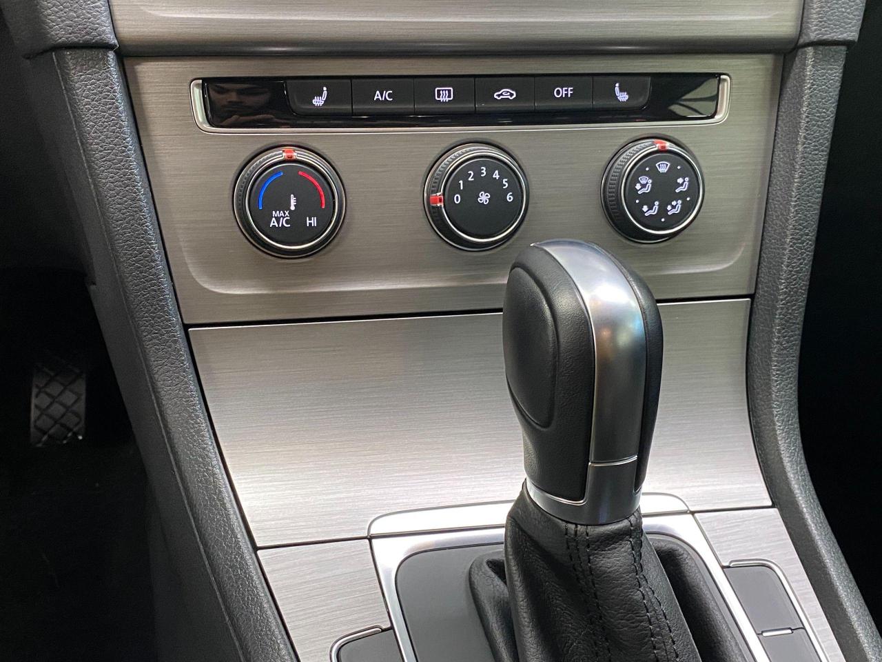 2016 Volkswagen Golf Trendline+ApplePlay+HTD Seats+Camera+ACCIDENT FREE - Photo #35