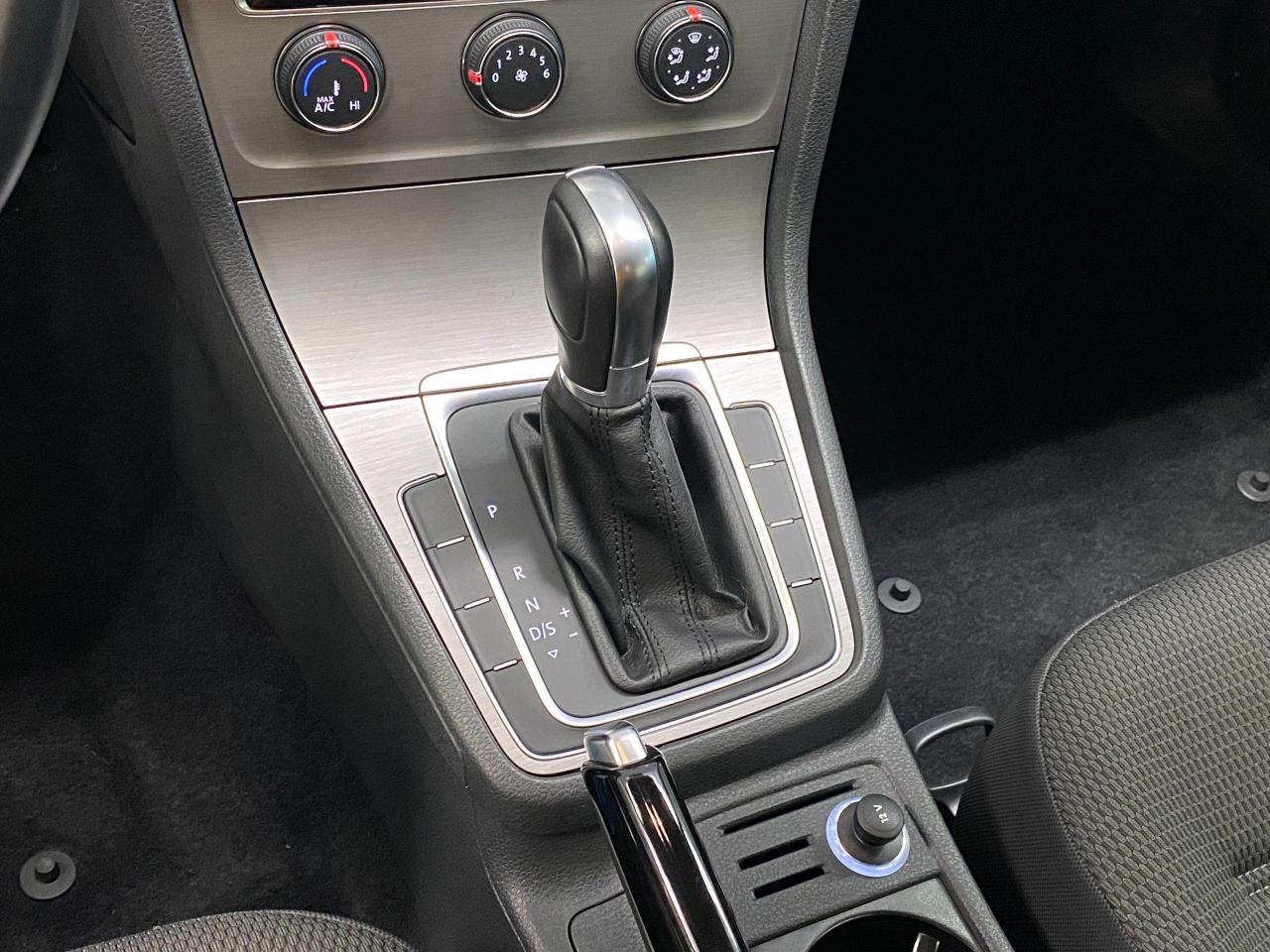 2016 Volkswagen Golf Trendline+ApplePlay+HTD Seats+Camera+ACCIDENT FREE - Photo #36