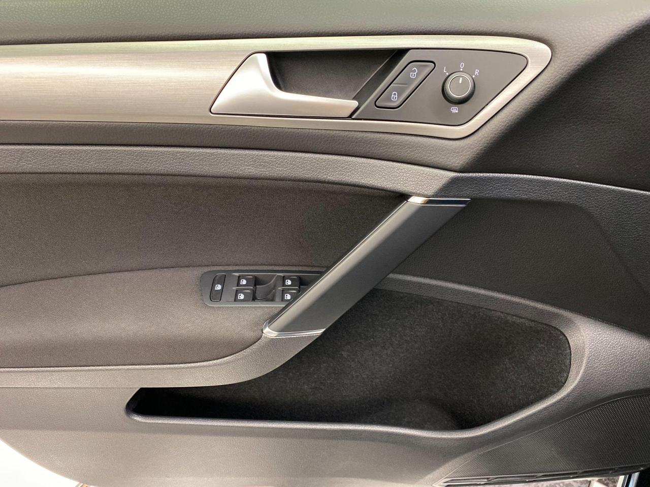 2016 Volkswagen Golf Trendline+ApplePlay+HTD Seats+Camera+ACCIDENT FREE - Photo #48