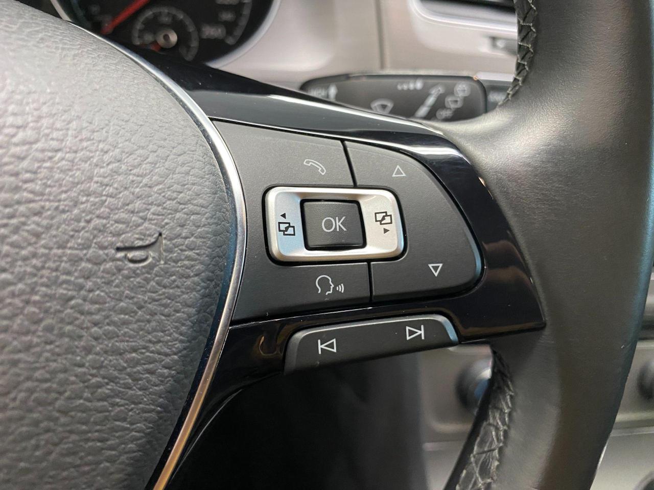 2016 Volkswagen Golf Trendline+ApplePlay+HTD Seats+Camera+ACCIDENT FREE - Photo #50