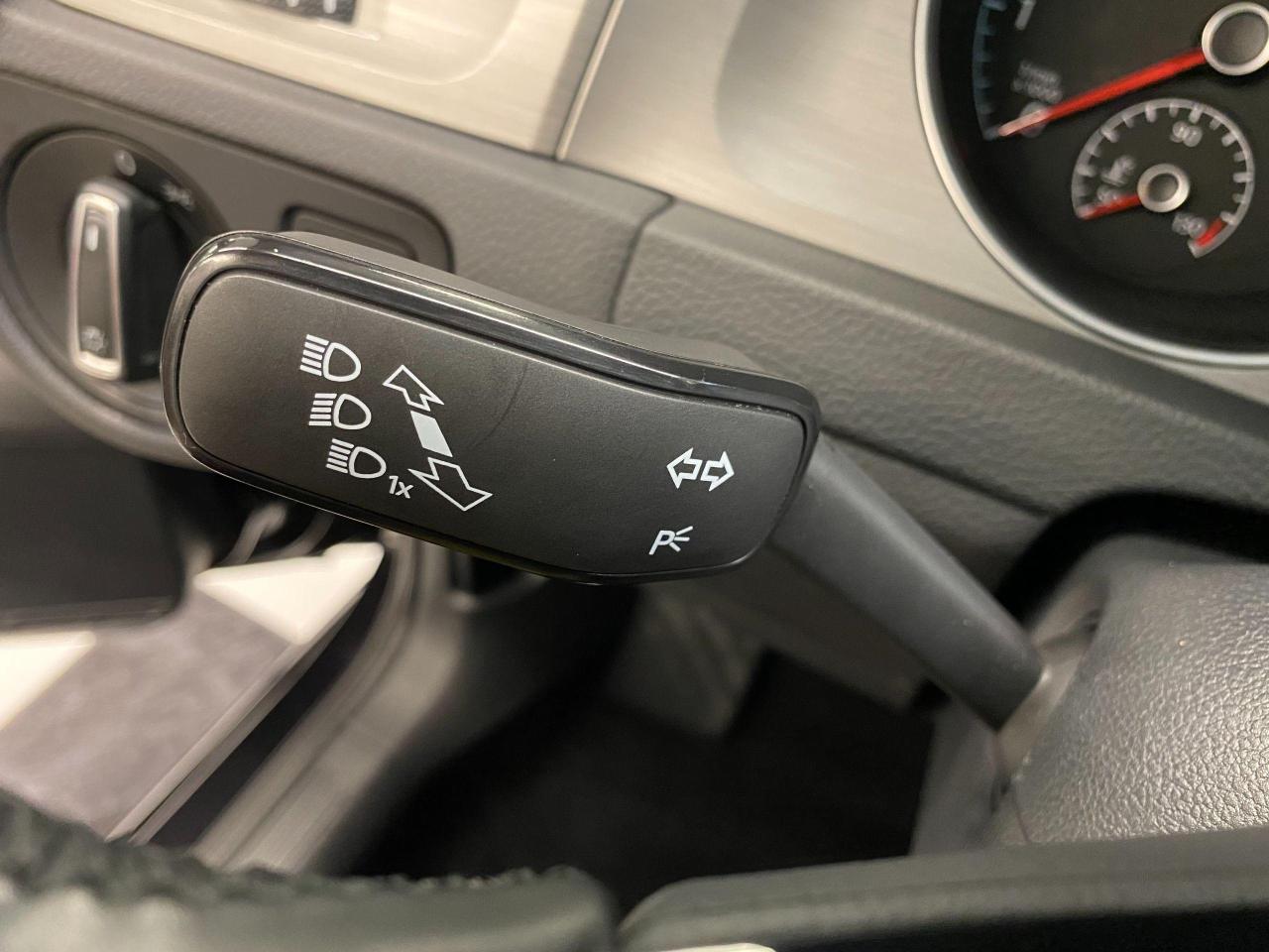 2016 Volkswagen Golf Trendline+ApplePlay+HTD Seats+Camera+ACCIDENT FREE - Photo #53