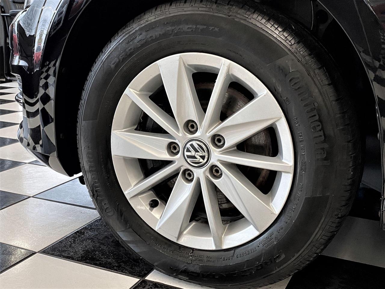 2016 Volkswagen Golf Trendline+ApplePlay+HTD Seats+Camera+ACCIDENT FREE - Photo #56