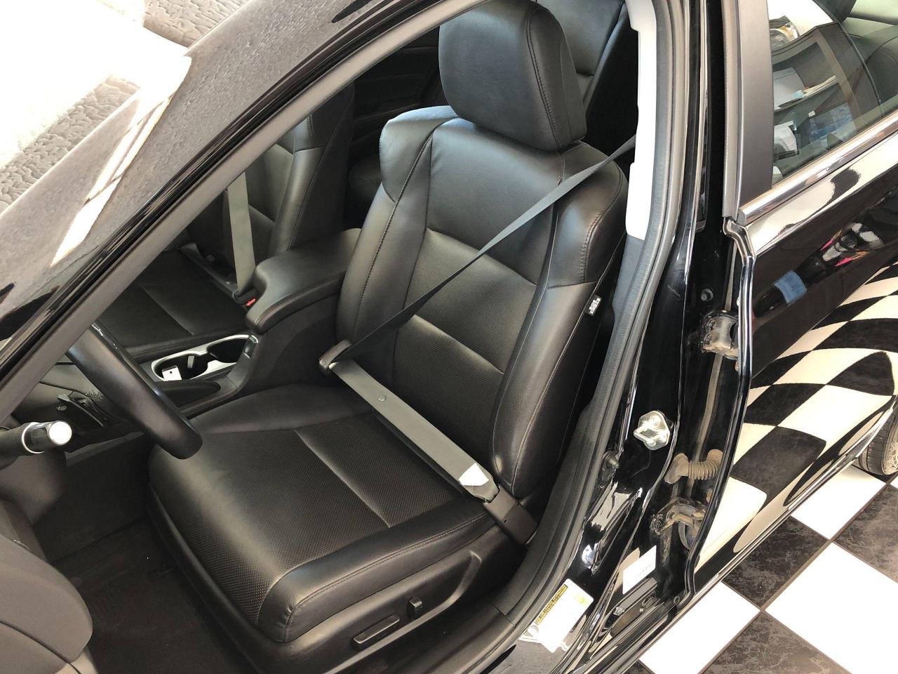 2017 Acura ILX Premium+Camera+TECH+Lane Keep+BSM+ACCIDENT FREE - Photo #19