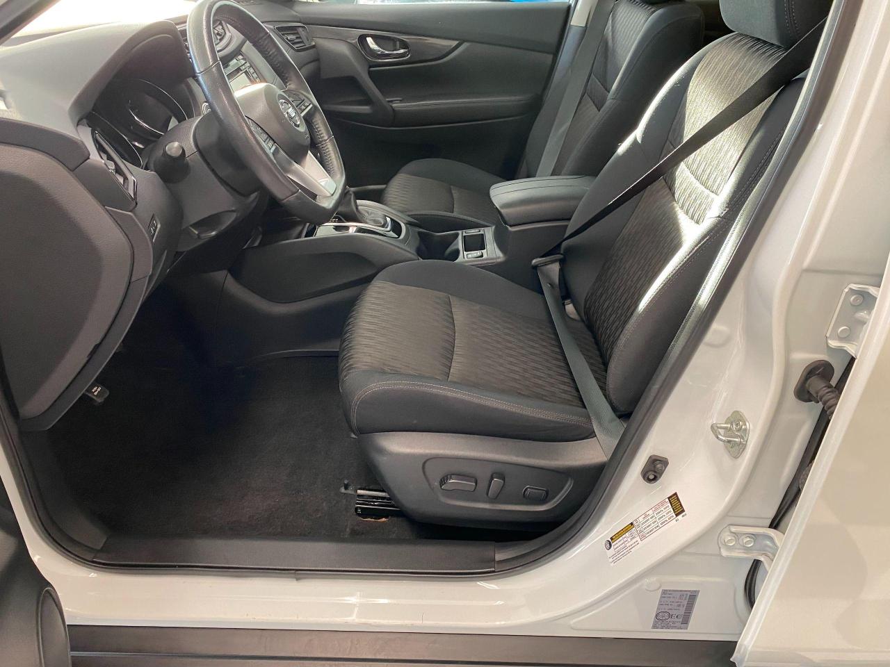 2017 Nissan Rogue SV TECT AWD+FEB+GPS+360 Camera+Roof+ACCIDENT FREE - Photo #18