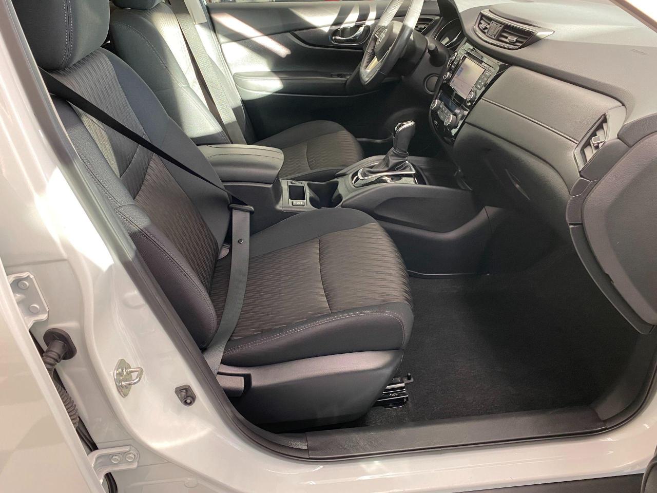 2017 Nissan Rogue SV TECT AWD+FEB+GPS+360 Camera+Roof+ACCIDENT FREE - Photo #21