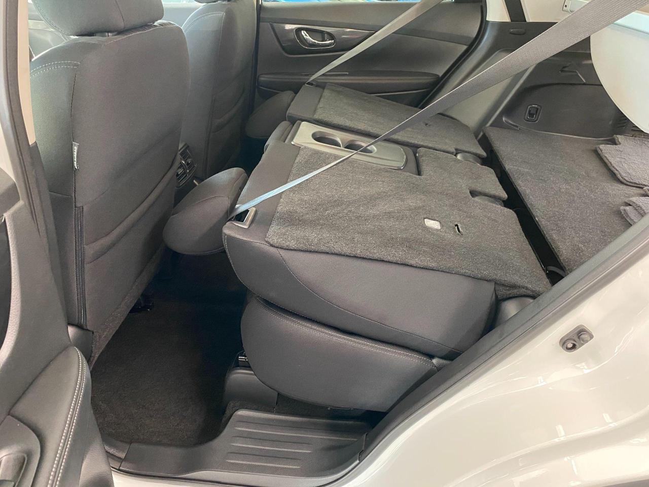 2017 Nissan Rogue SV TECT AWD+FEB+GPS+360 Camera+Roof+ACCIDENT FREE - Photo #24
