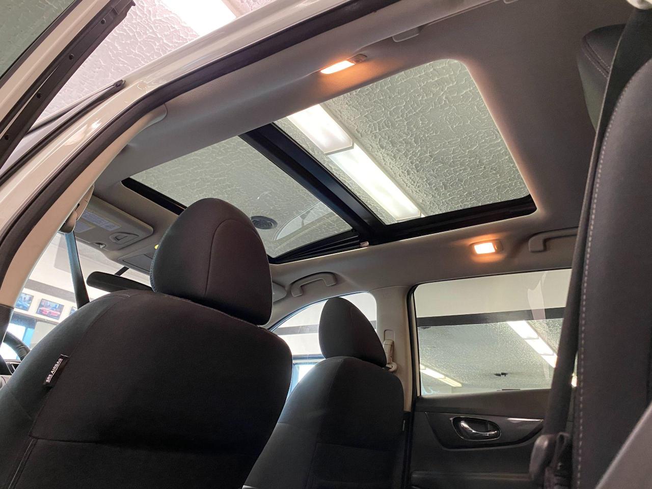 2017 Nissan Rogue SV TECT AWD+FEB+GPS+360 Camera+Roof+ACCIDENT FREE - Photo #29