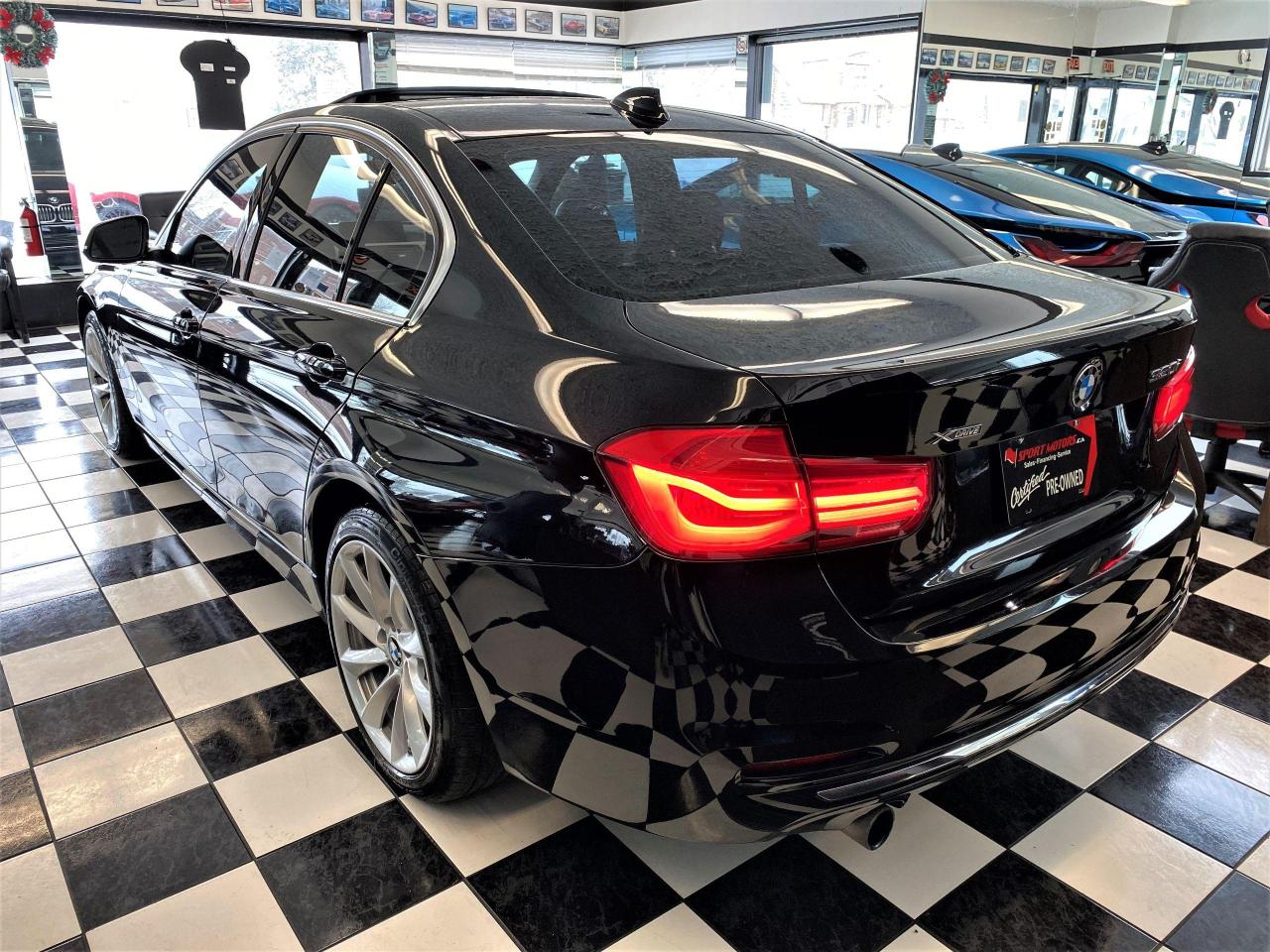 2017 BMW 3 Series 320i xDrive+GPS+Sunroof+Heated Seats+ACCIDENT FREE - Photo #2