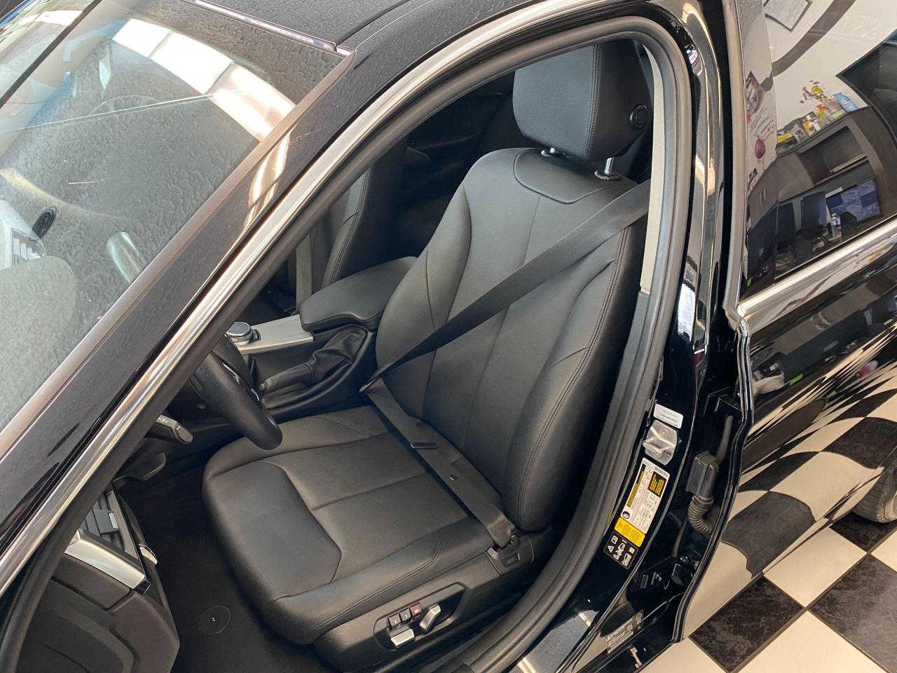 2017 BMW 3 Series 320i xDrive+GPS+Sunroof+Heated Seats+ACCIDENT FREE - Photo #19