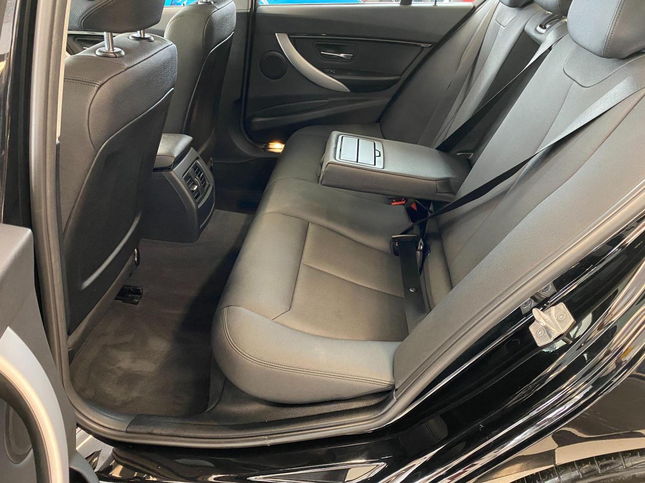 2017 BMW 3 Series 320i xDrive+GPS+Sunroof+Heated Seats+ACCIDENT FREE - Photo #25