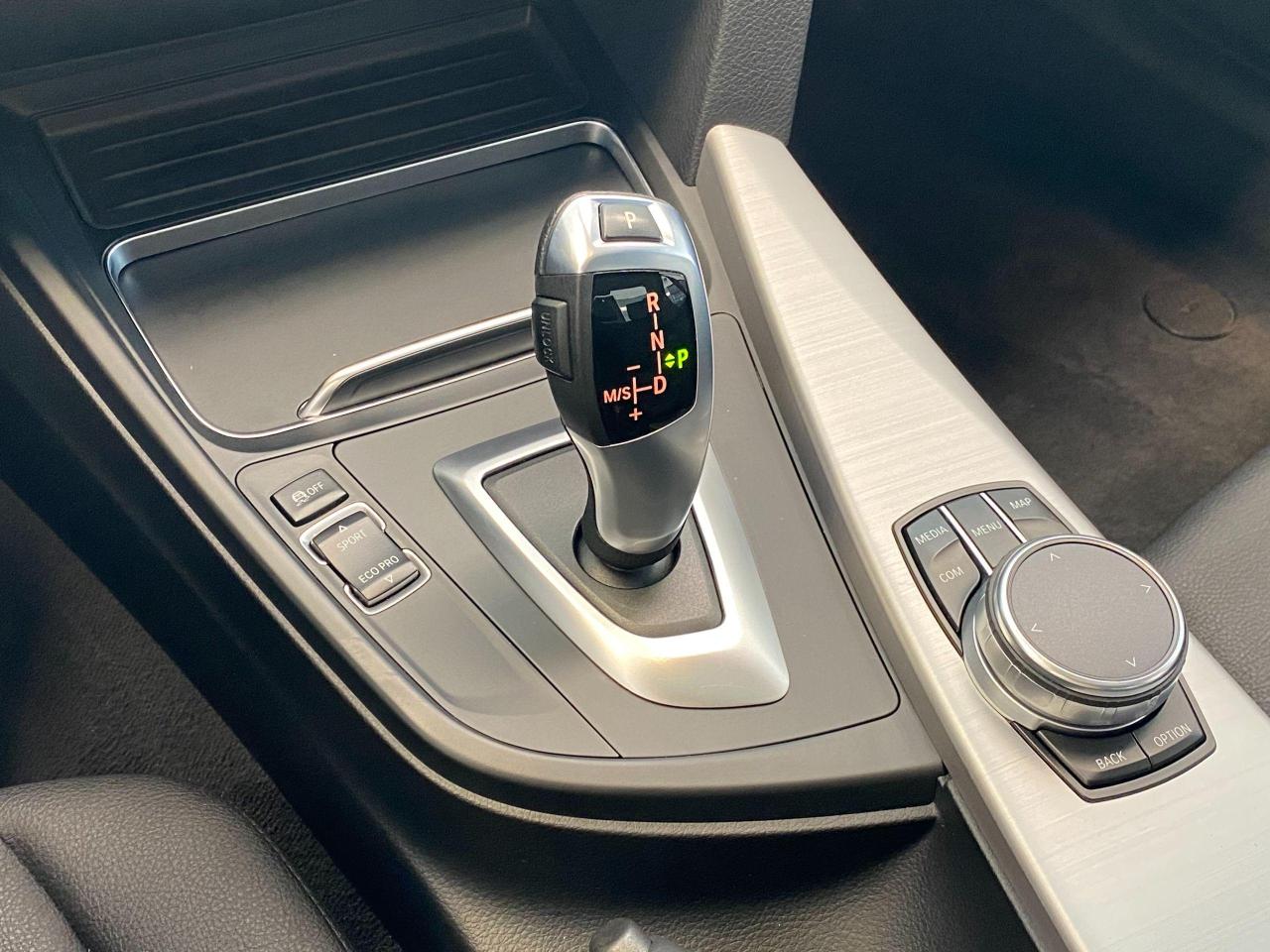 2017 BMW 3 Series 320i xDrive+GPS+Sunroof+Heated Seats+ACCIDENT FREE - Photo #39
