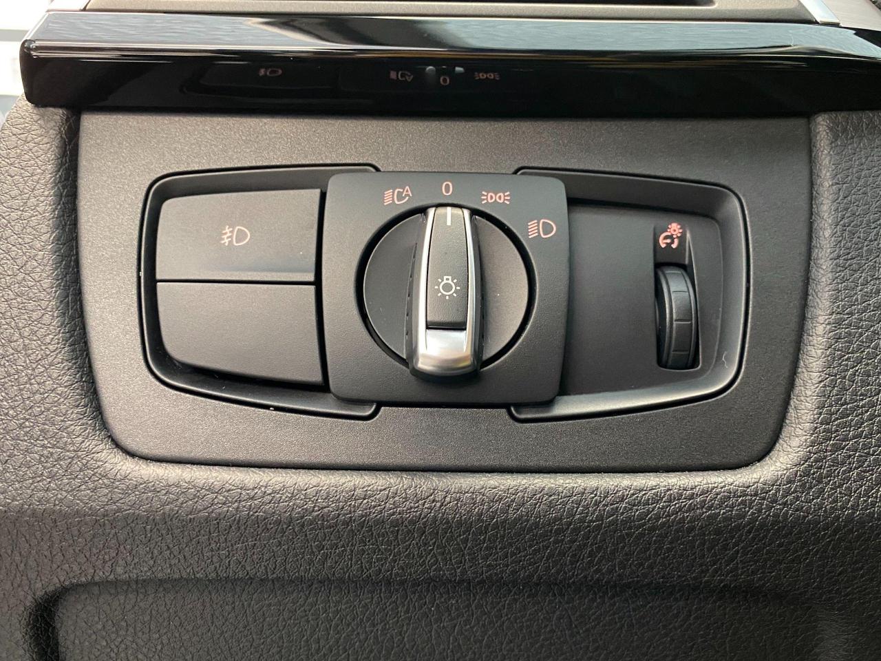 2017 BMW 3 Series 320i xDrive+GPS+Sunroof+Heated Seats+ACCIDENT FREE - Photo #53