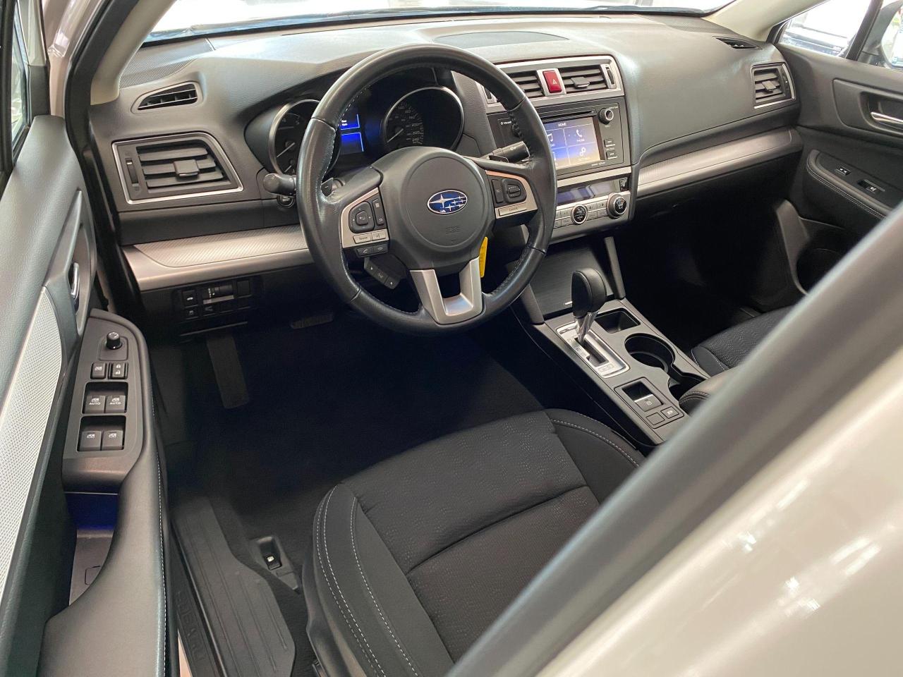 2017 Subaru Legacy 2.5i w/Touring AWD+Roof+Blind Spot+Accident Free - Photo #17