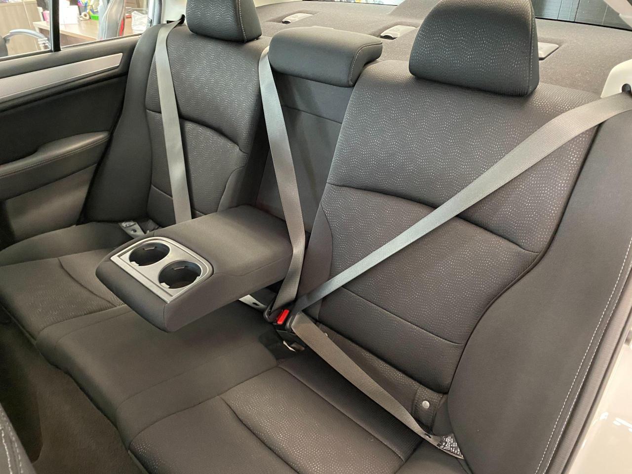2017 Subaru Legacy 2.5i w/Touring AWD+Roof+Blind Spot+Accident Free - Photo #24