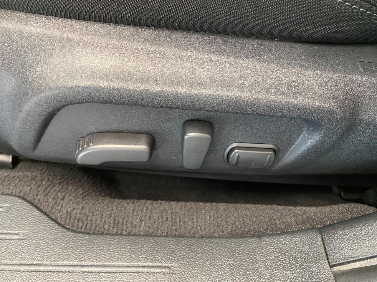 2017 Subaru Legacy 2.5i w/Touring AWD+Roof+Blind Spot+Accident Free - Photo #43