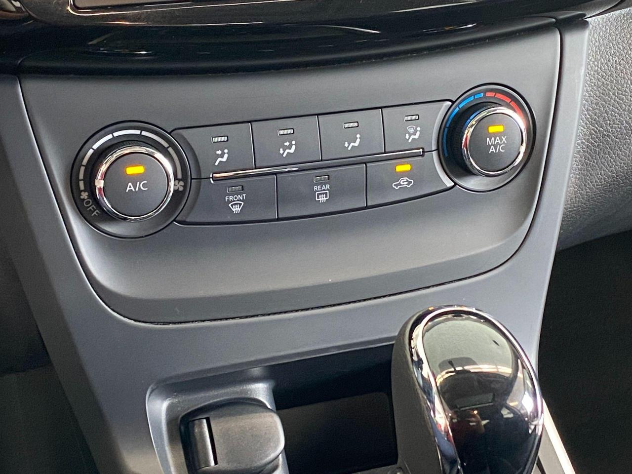 2016 Nissan Sentra SV+Sunroof+Alloys+Camera+HeatedSeats+ACCIDENT FREE - Photo #35