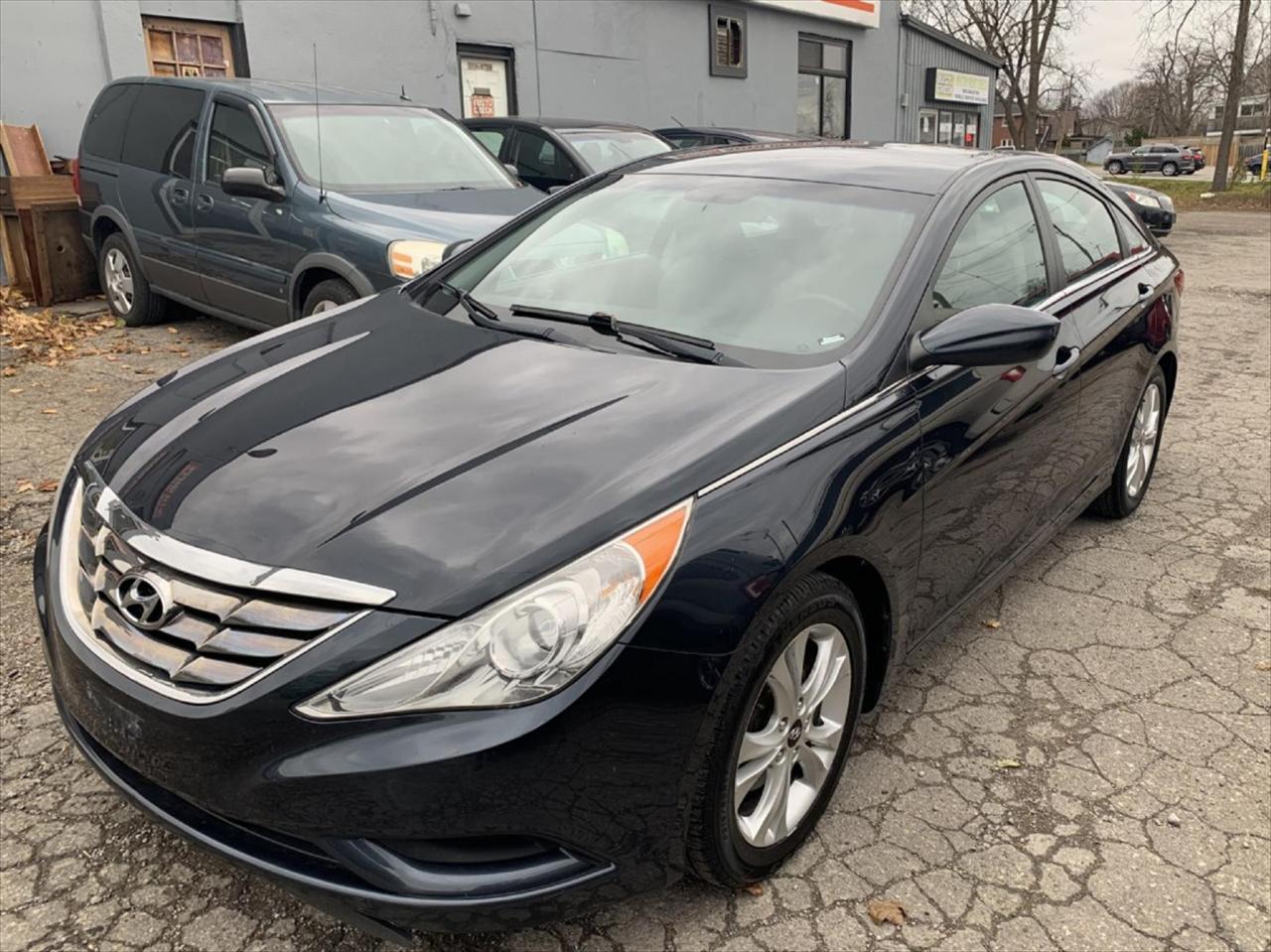 2011 Hyundai Sonata GLS Photo0