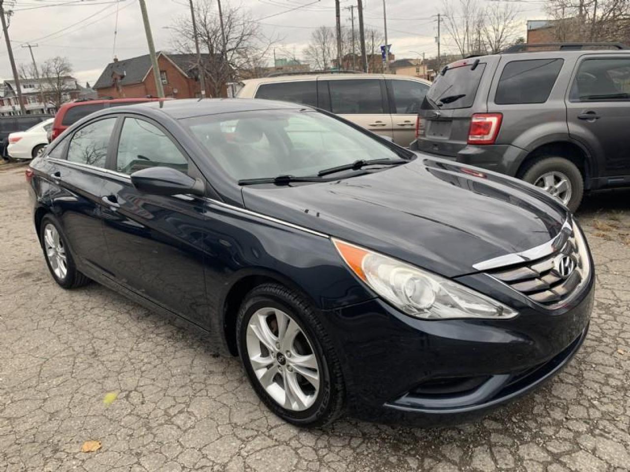 2011 Hyundai Sonata GLS Photo4