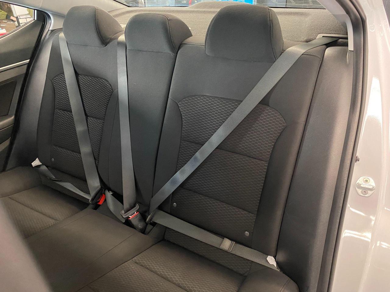 2019 Hyundai Elantra Preferred W/Sun & Safety PKG+Sunroof+ACCIDENT FREE - Photo #24