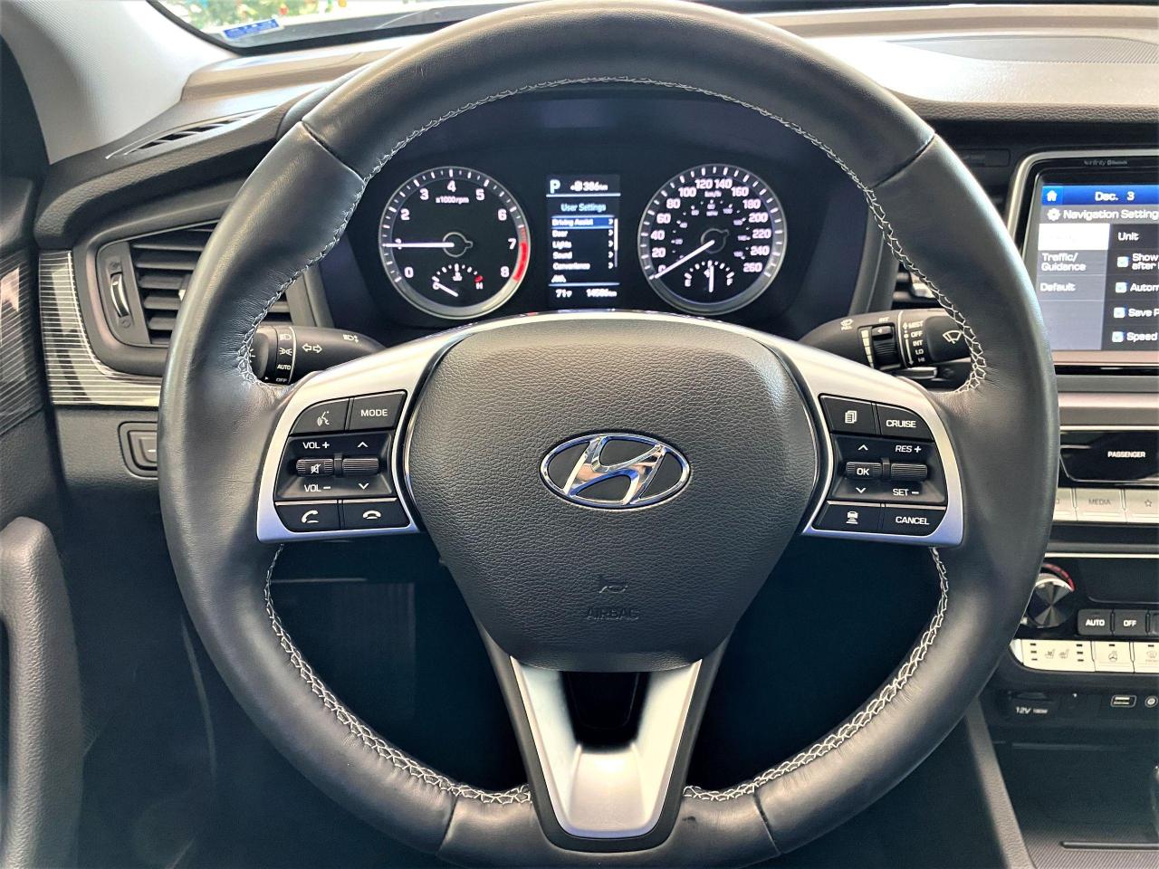 2019 Hyundai Sonata Luxury+AdaptiveCruise+ApplePlay+Roof+ACCIDENT FREE - Photo #9