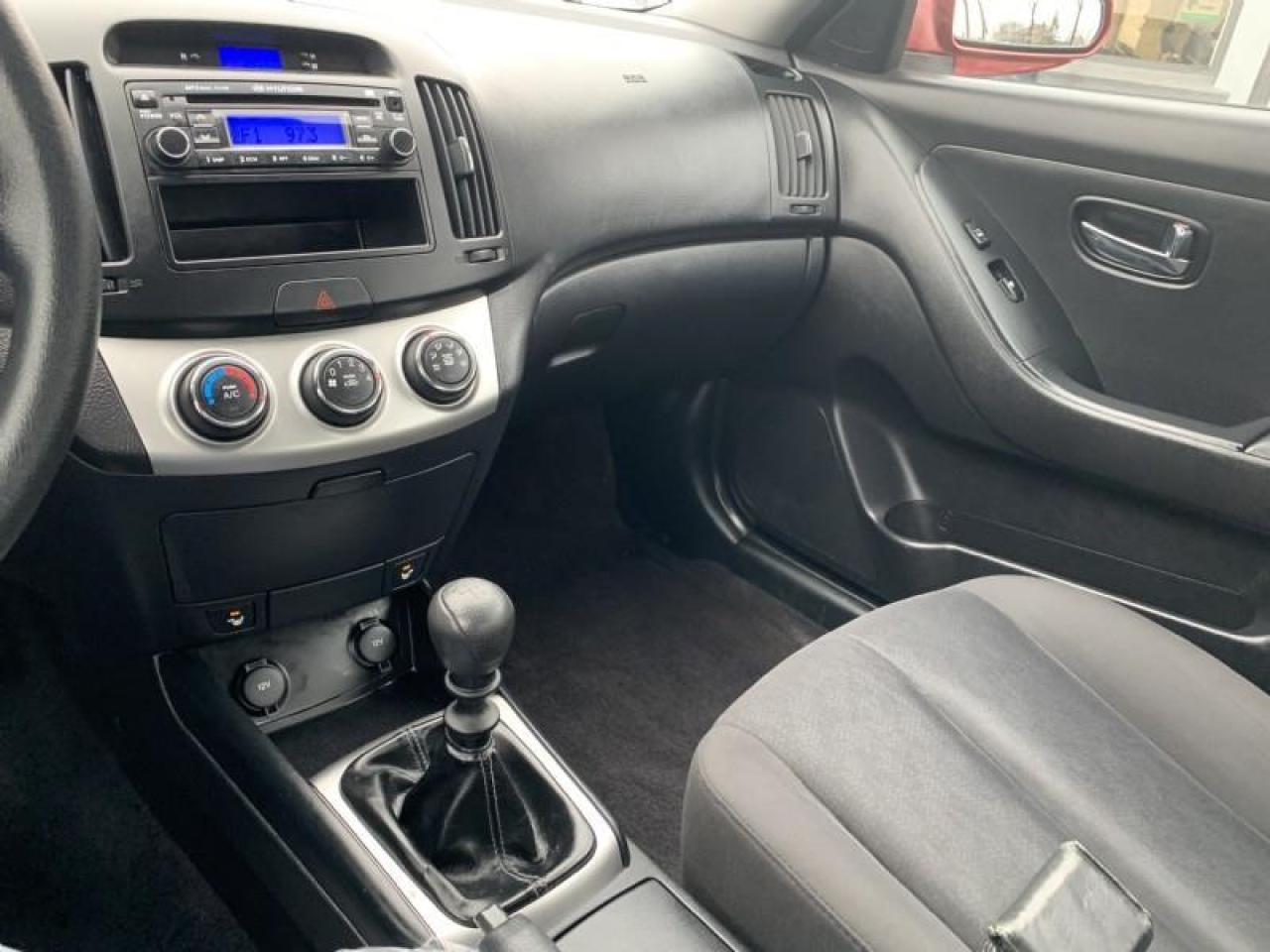 2010 Hyundai Elantra GL Photo