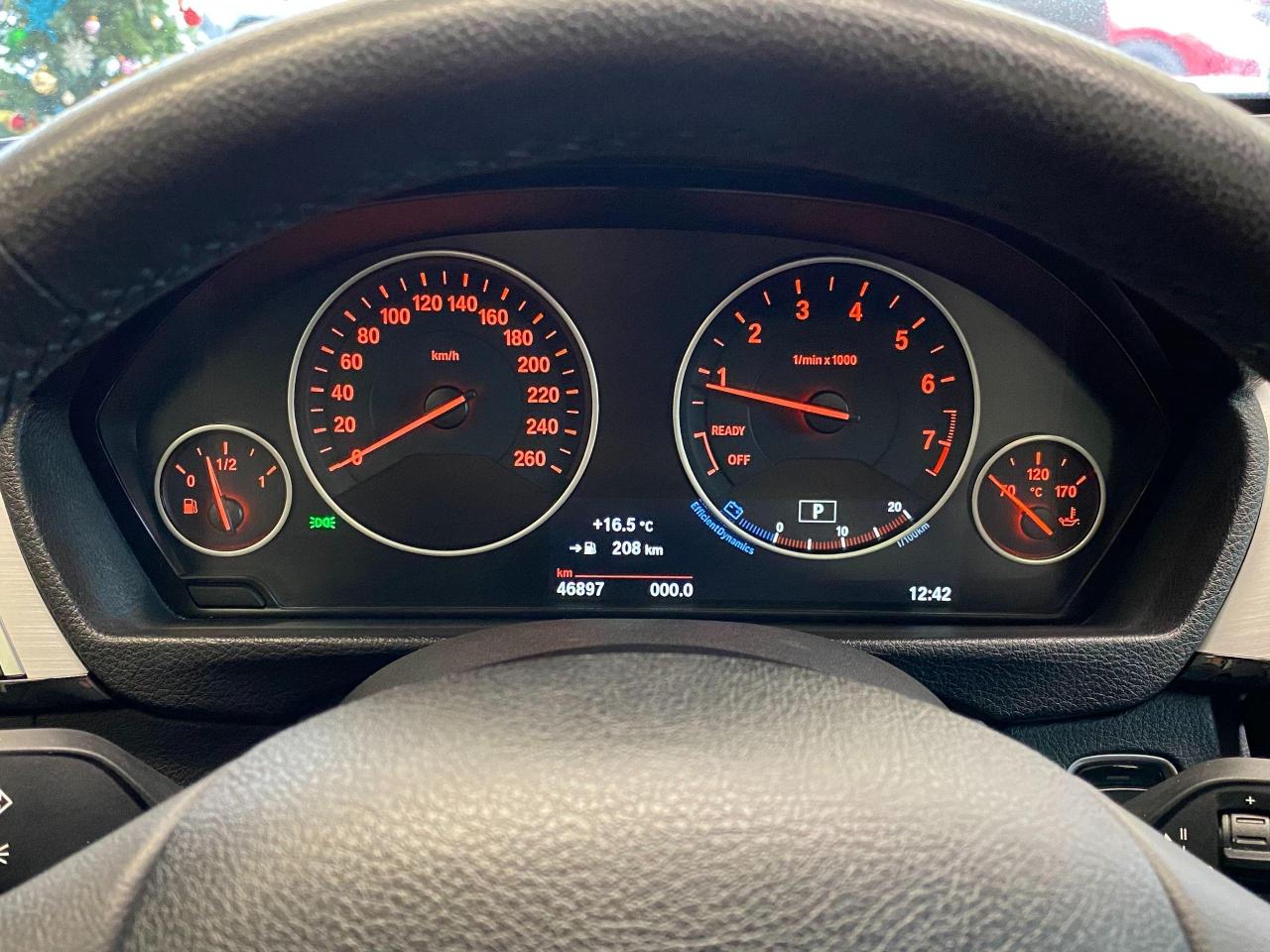 2017 BMW 3 Series 330i xDrive+GPS+Camera+Sensors+Roof+ACCIDENT FREE - Photo #16