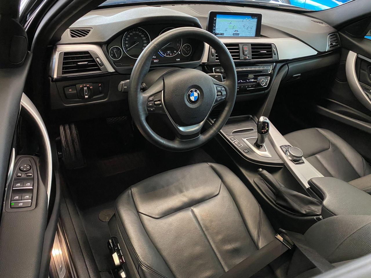 2017 BMW 3 Series 330i xDrive+GPS+Camera+Sensors+Roof+ACCIDENT FREE - Photo #17
