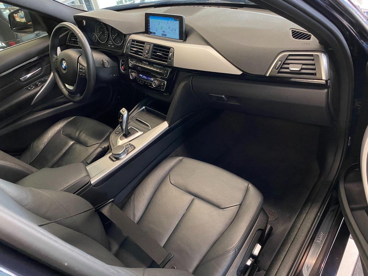 2017 BMW 3 Series 330i xDrive+GPS+Camera+Sensors+Roof+ACCIDENT FREE - Photo #20