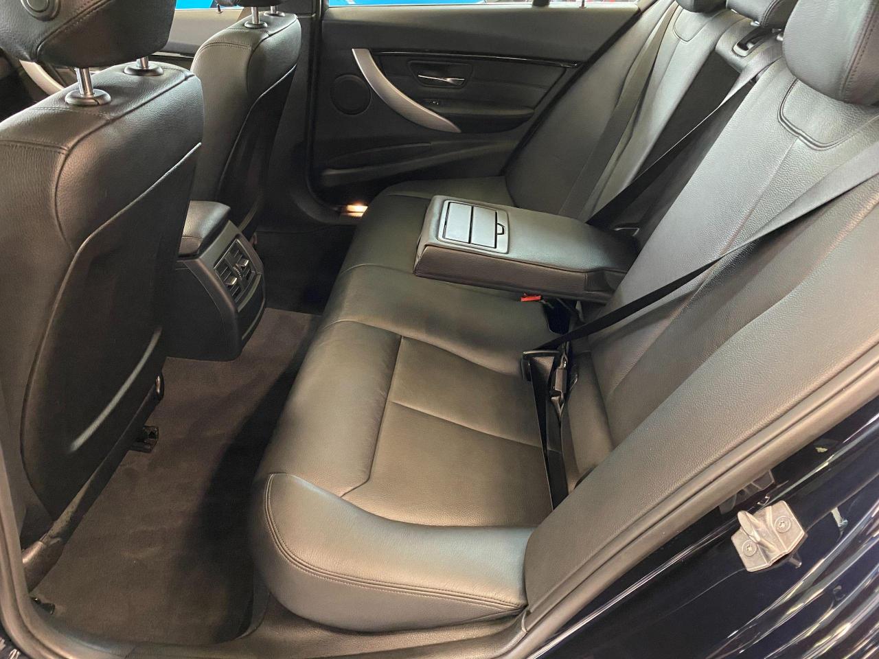 2017 BMW 3 Series 330i xDrive+GPS+Camera+Sensors+Roof+ACCIDENT FREE - Photo #23