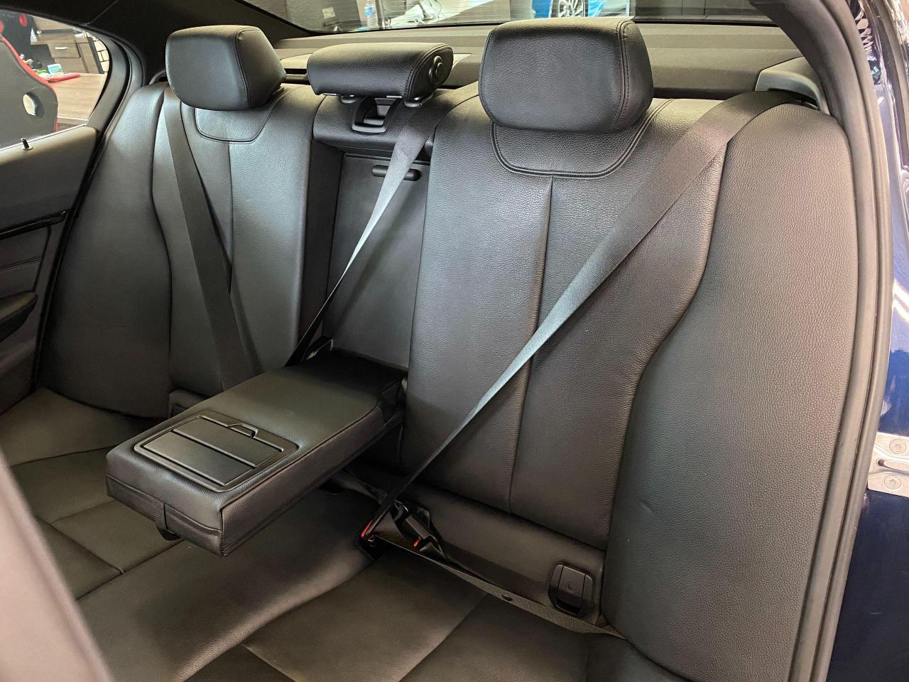 2017 BMW 3 Series 330i xDrive+GPS+Camera+Sensors+Roof+ACCIDENT FREE - Photo #24