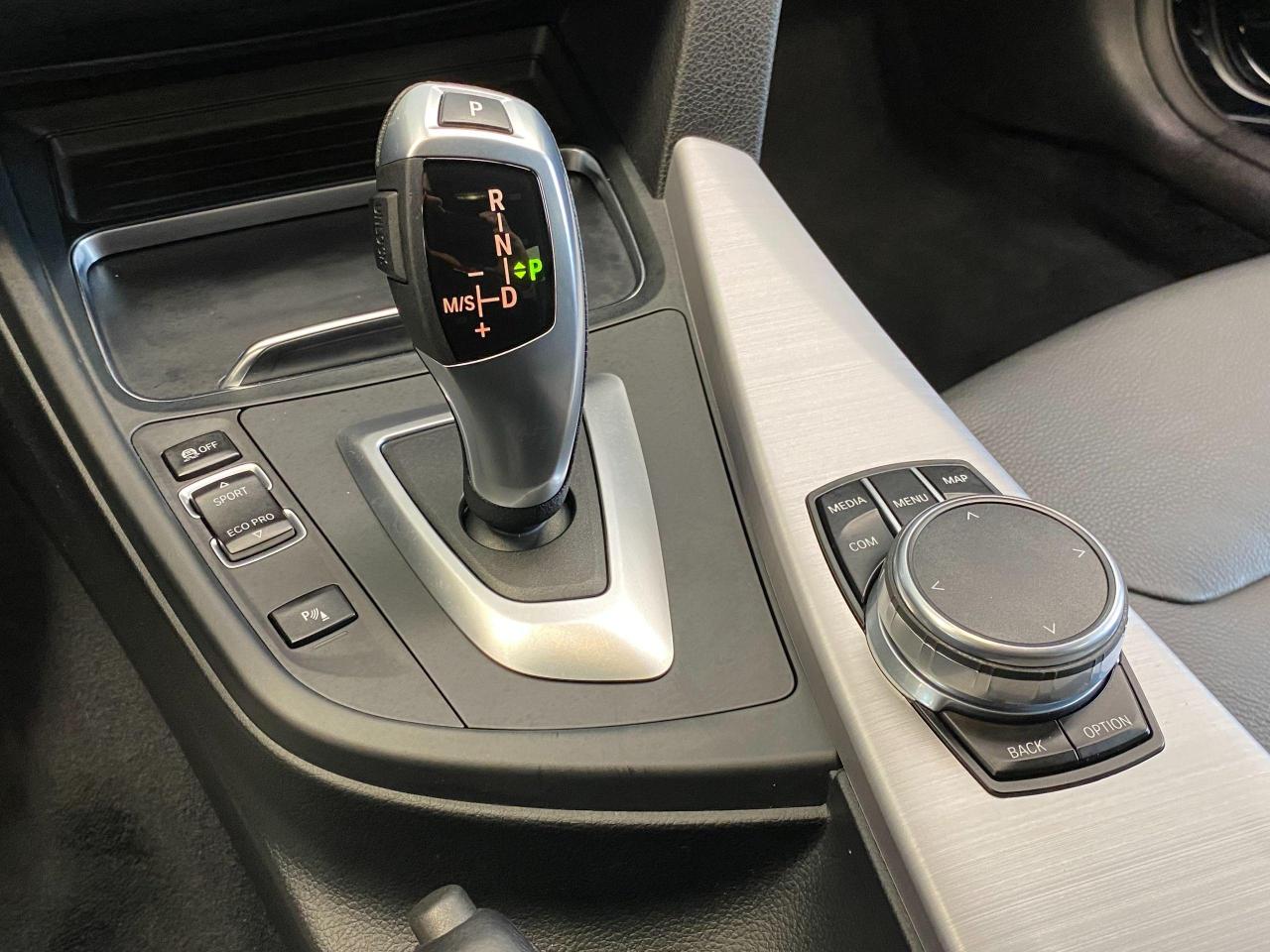 2017 BMW 3 Series 330i xDrive+GPS+Camera+Sensors+Roof+ACCIDENT FREE - Photo #37