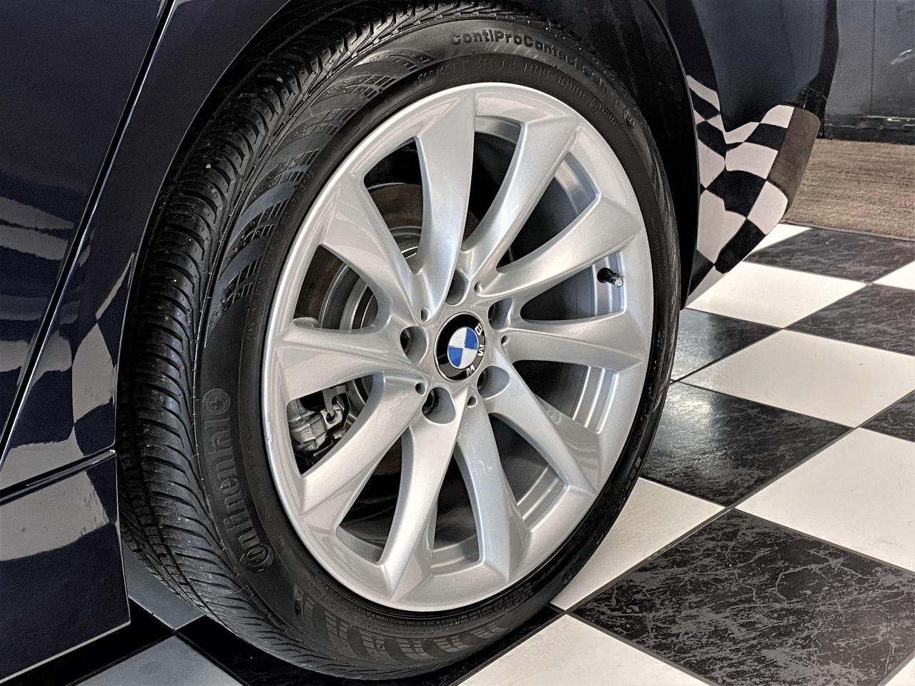 2017 BMW 3 Series 330i xDrive+GPS+Camera+Sensors+Roof+ACCIDENT FREE - Photo #60