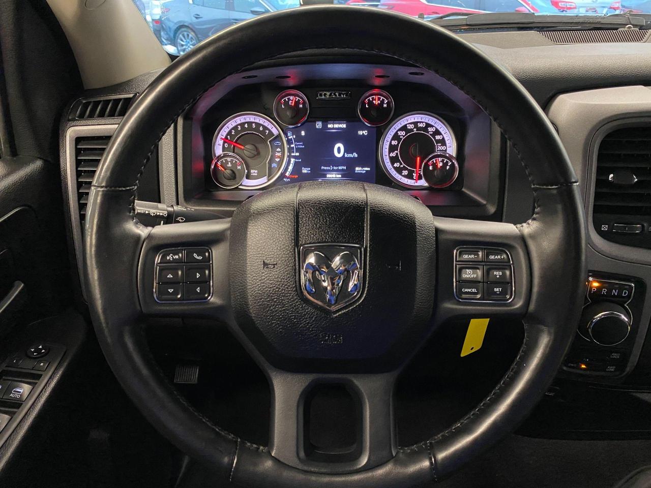 2019 RAM 1500 Express 5.7L V8 4x4 HEMI+ApplePlay+ACCIDENT FREE - Photo #9
