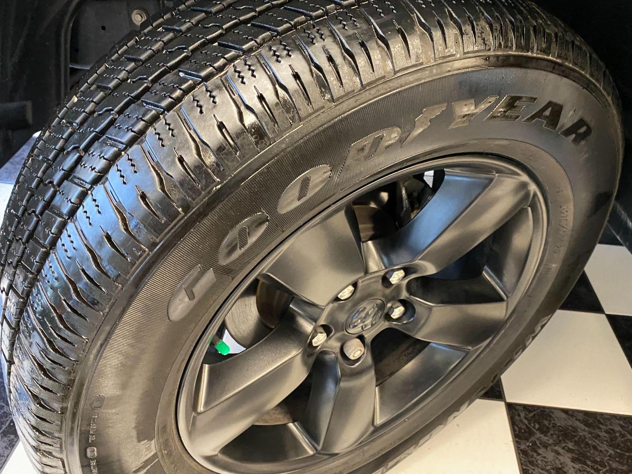 2019 RAM 1500 Express 5.7L V8 4x4 HEMI+ApplePlay+ACCIDENT FREE - Photo #11