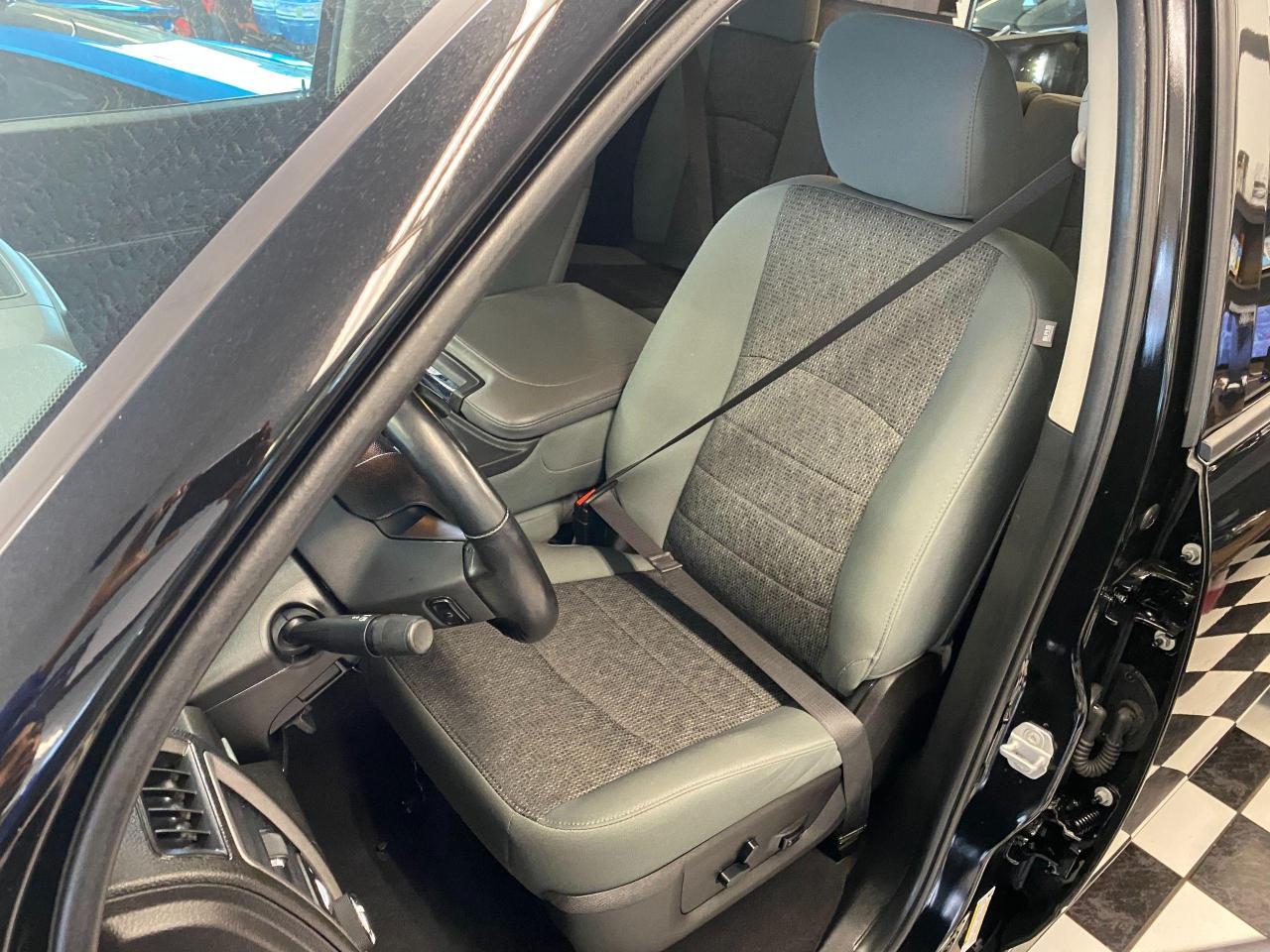 2019 RAM 1500 Express 5.7L V8 4x4 HEMI+ApplePlay+ACCIDENT FREE - Photo #19