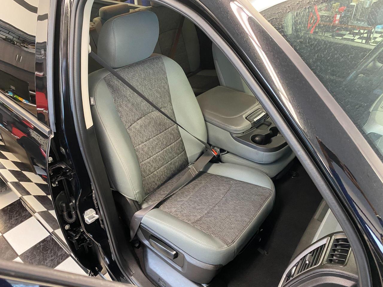 2019 RAM 1500 Express 5.7L V8 4x4 HEMI+ApplePlay+ACCIDENT FREE - Photo #22