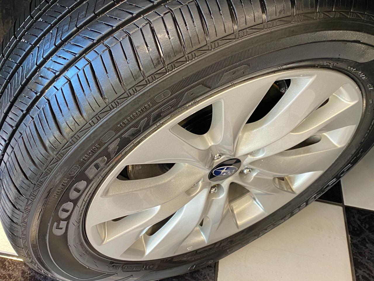 2016 Subaru Legacy 2.5i w/Touring AWD+Roof+Blind Spot+Accident Free - Photo #11
