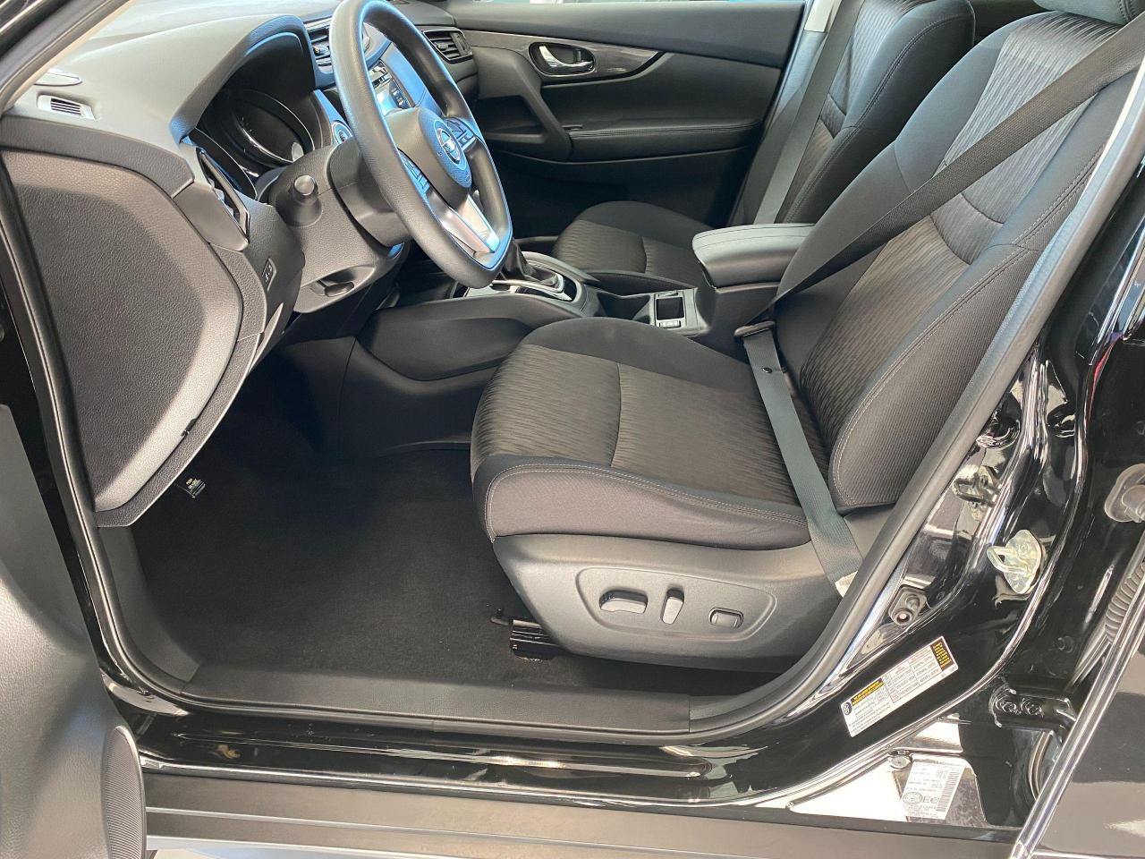 2017 Nissan Rogue SV FEB+SafetyShield+BlindSpot+Camera+ACCIDENT FREE - Photo #18