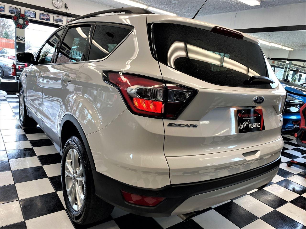 2017 Ford Escape SE 4WD+GPS+Leather+Roof+ApplePlay+ACCIDENT FREE - Photo #2